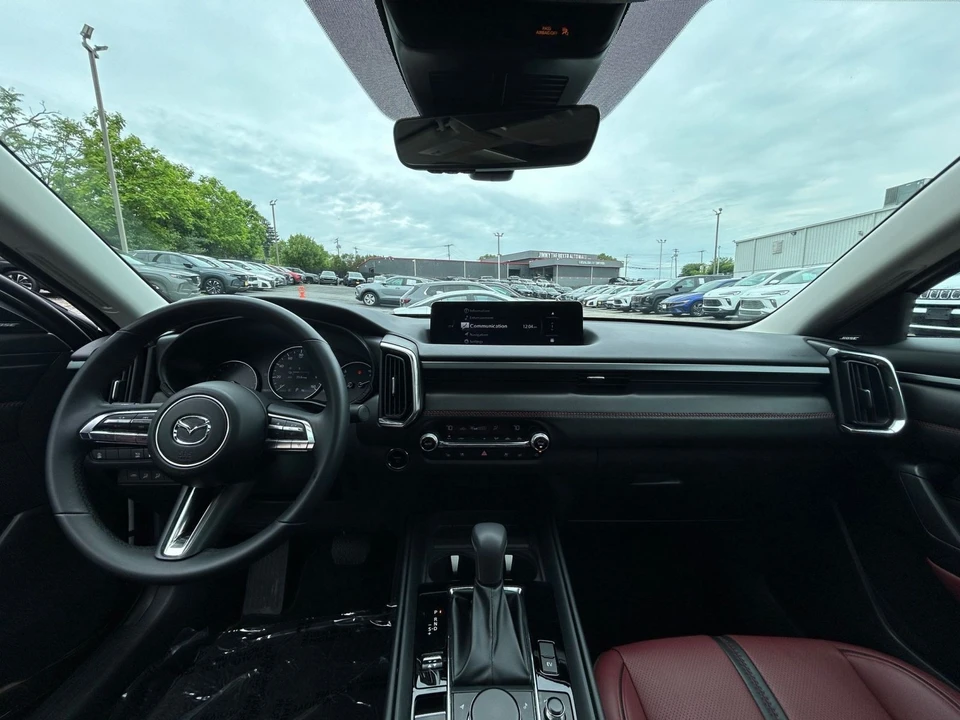 2025 Mazda CX-50 - Image 27 of 31