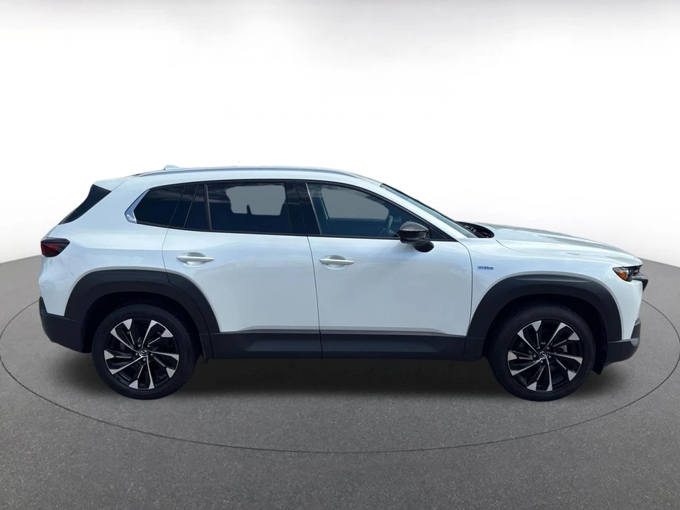 2025 Mazda CX-50 - Image 17 of 31