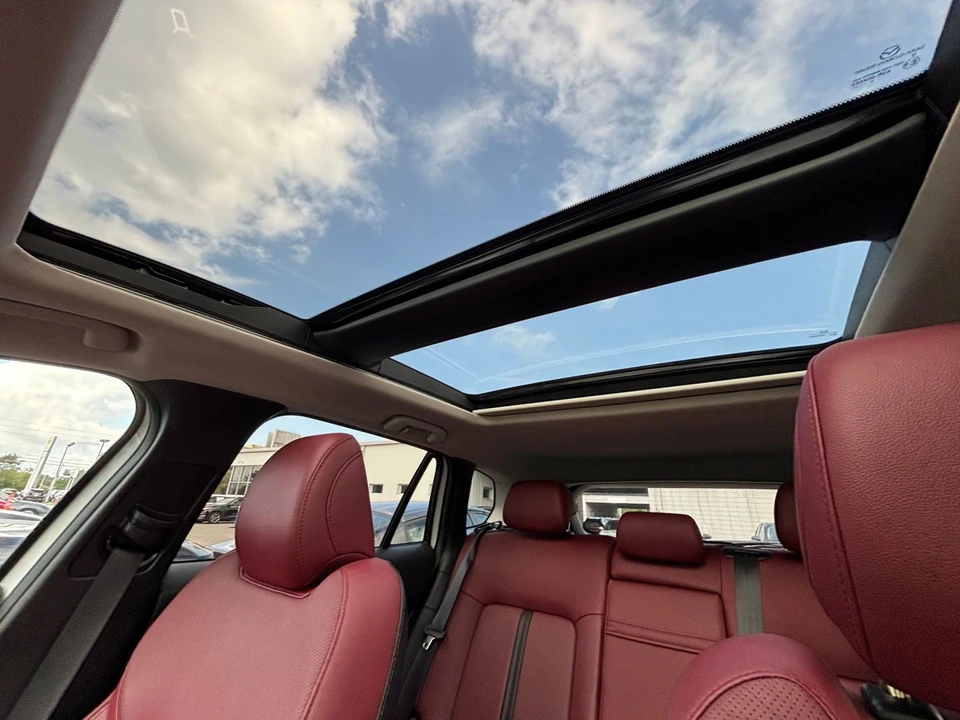 2025 Mazda CX-50 - Image 27 of 31