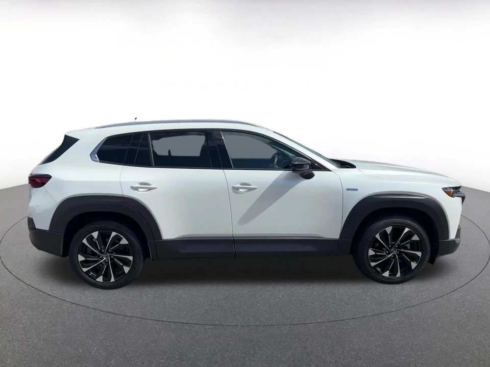 2025 Mazda CX-50 - Image 15 of 31