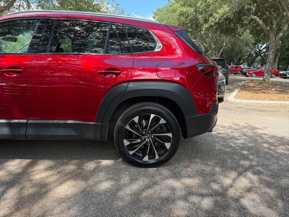 2025 Mazda CX-50 - Image 8 of 31