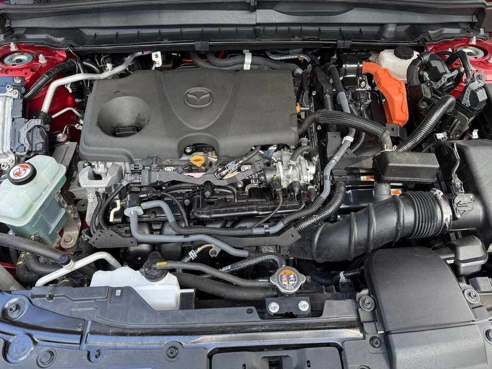 2025 Mazda CX-50 - Image 26 of 31