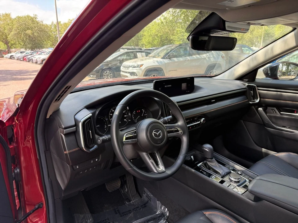 2025 Mazda CX-50 - Image 28 of 31