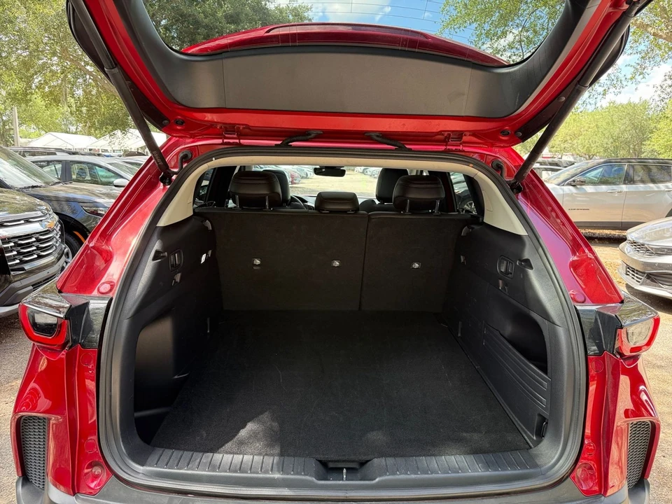 2025 Mazda CX-50 - Image 25 of 31