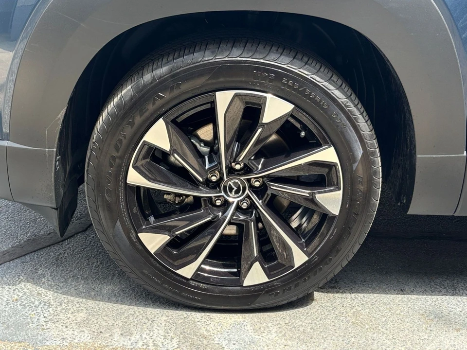 2025 Mazda CX-50 - Image 27 of 31