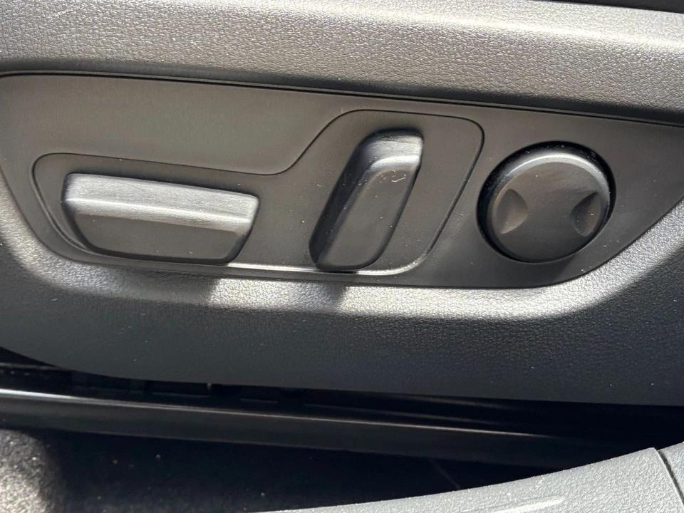 2025 Mazda CX-50 - Image 20 of 31