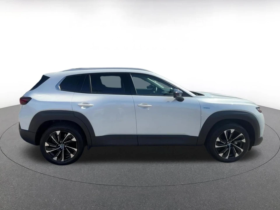 2025 Mazda CX-50 - Image 18 of 31