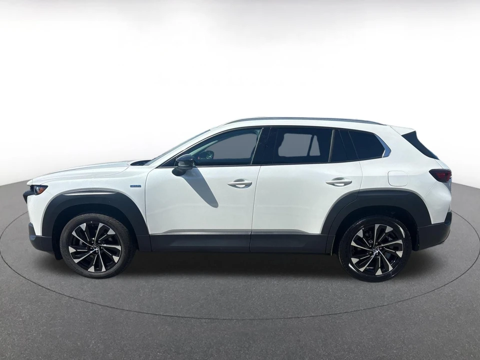 2025 Mazda CX-50 - Image 13 of 31