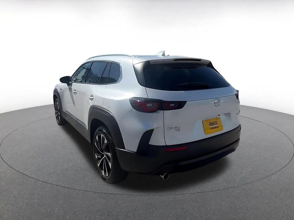 2025 Mazda CX-50 - Image 18 of 31