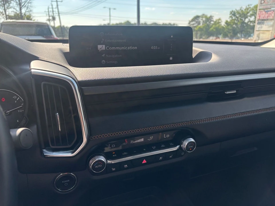 2025 Mazda CX-50 - Image 18 of 31