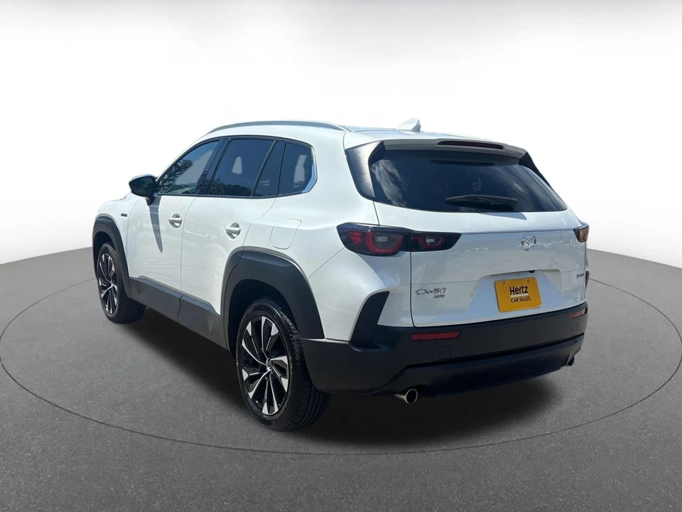2025 Mazda CX-50 - Image 16 of 31