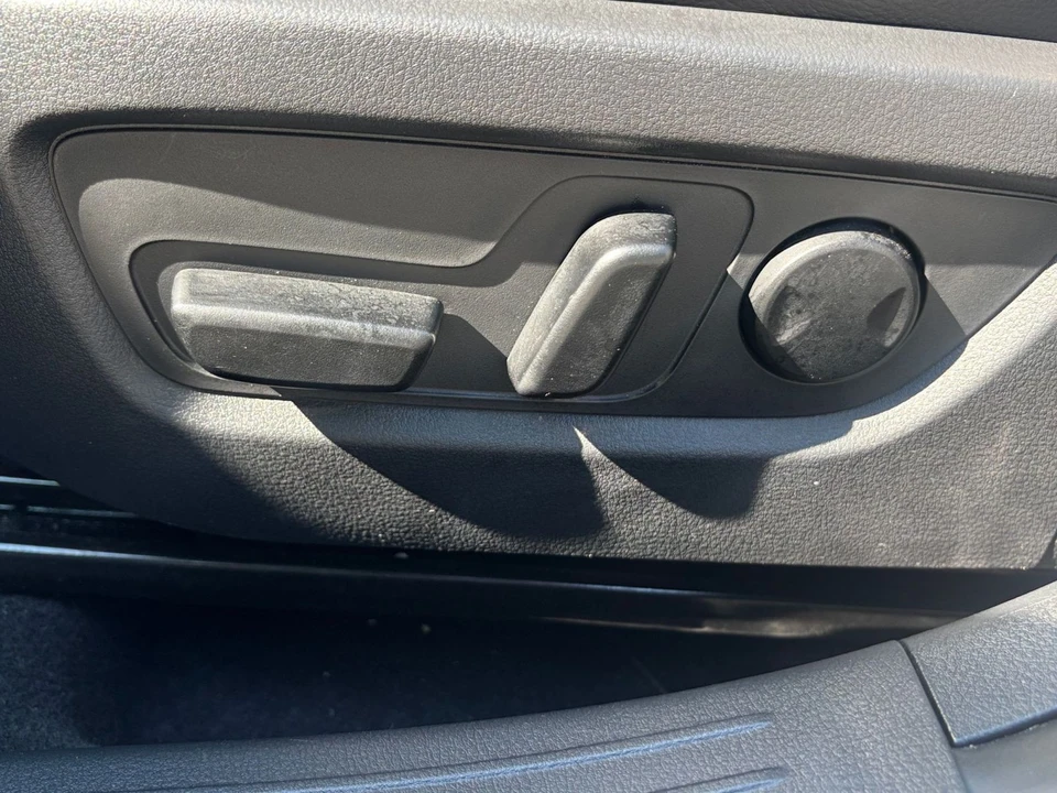 2025 Mazda CX-50 - Image 24 of 31