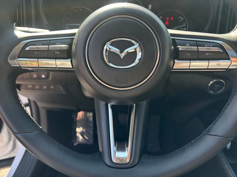 2025 Mazda CX-50 - Image 26 of 31