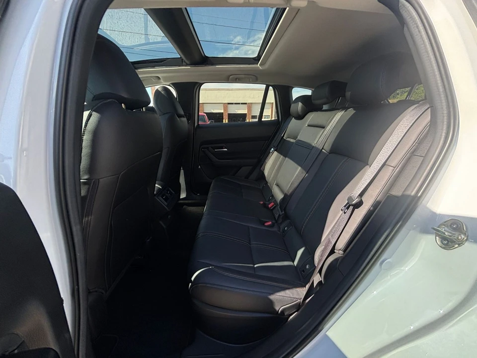2025 Mazda CX-50 - Image 24 of 31