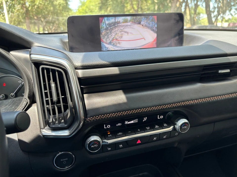 2025 Mazda CX-50 - Image 22 of 31