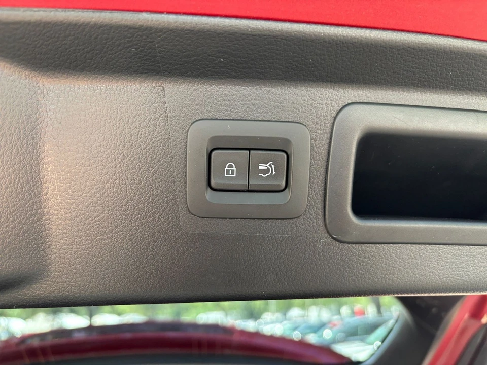 2025 Mazda CX-50 - Image 20 of 31
