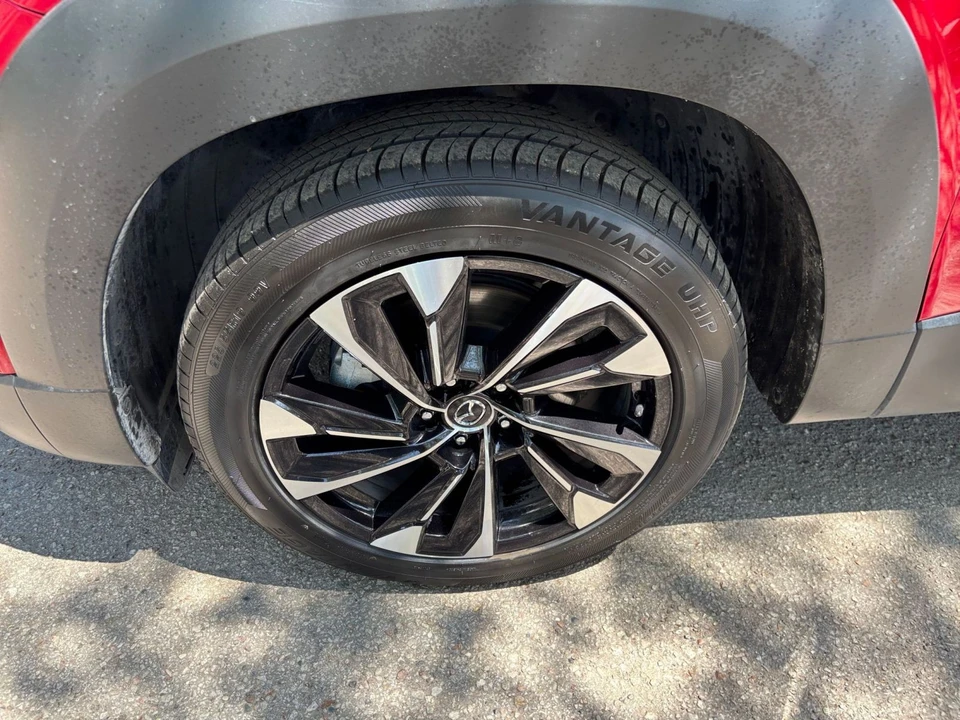 2025 Mazda CX-50 - Image 28 of 31