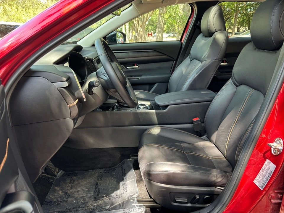 2025 Mazda CX-50 - Image 24 of 31
