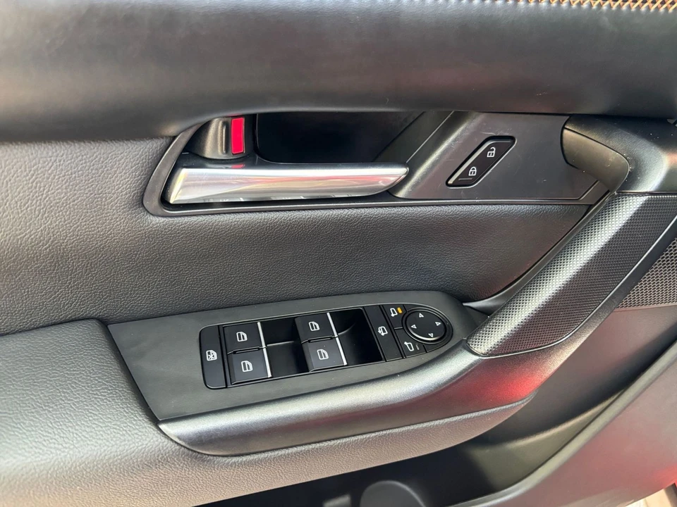 2025 Mazda CX-50 - Image 15 of 31