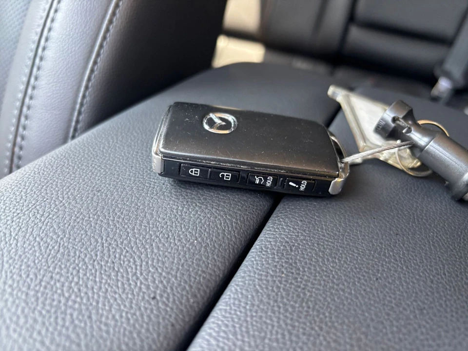 2025 Mazda CX-50 - Image 19 of 31