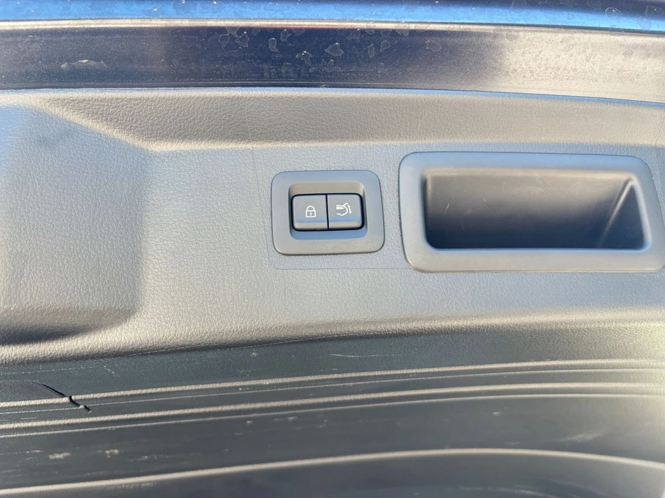 2025 Mazda CX-50 - Image 20 of 31