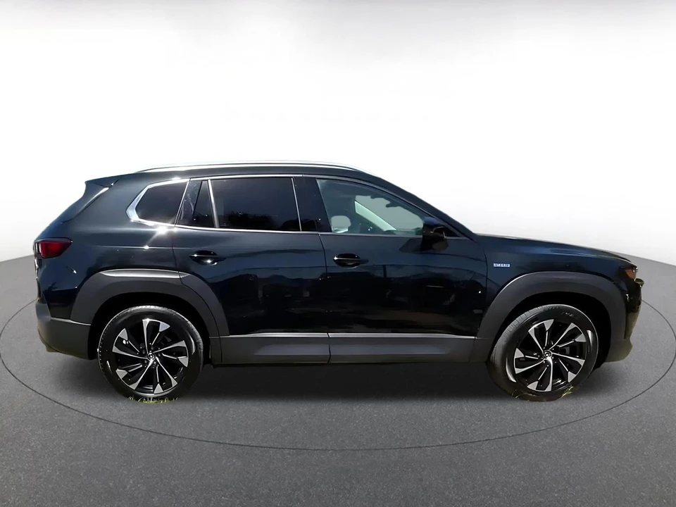 2025 Mazda CX-50 - Image 13 of 31
