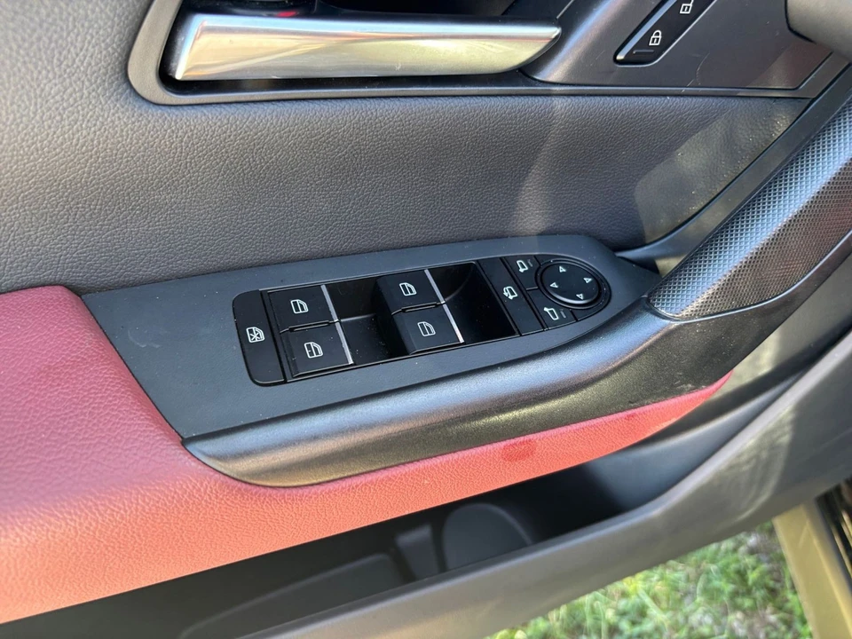 2025 Mazda CX-50 - Image 15 of 31