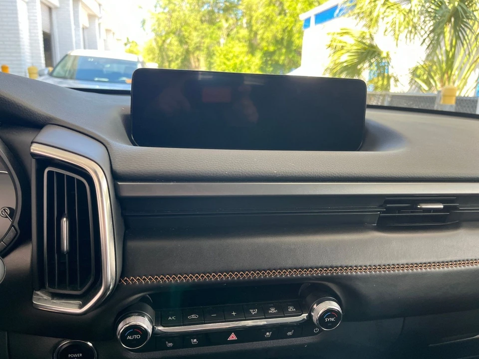 2025 Mazda CX-50 - Image 14 of 31