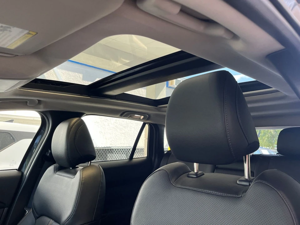 2025 Mazda CX-50 - Image 25 of 31