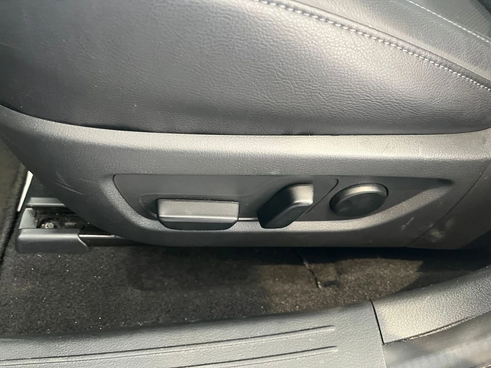 2025 Mazda CX-50 - Image 24 of 31