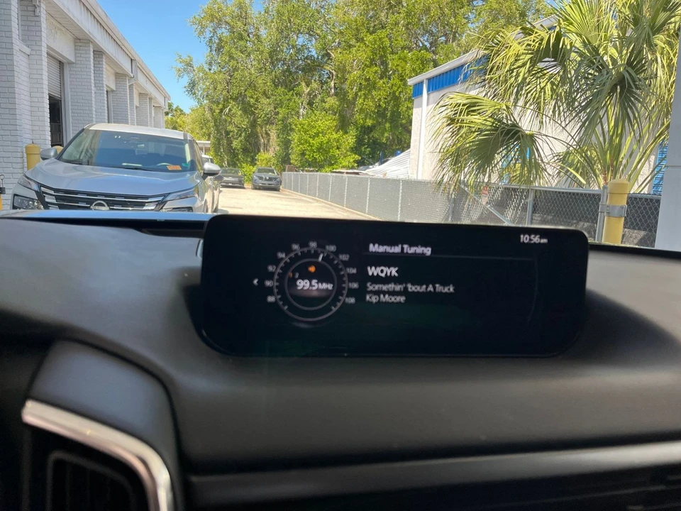 2025 Mazda CX-50 - Image 18 of 31