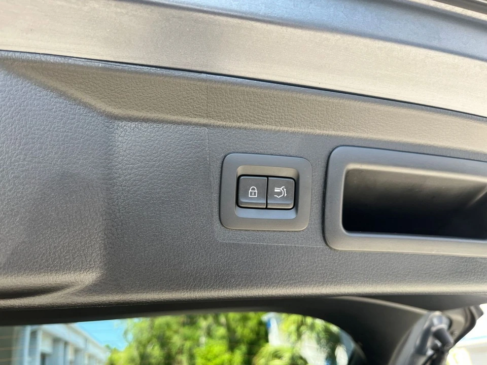 2025 Mazda CX-50 - Image 25 of 31