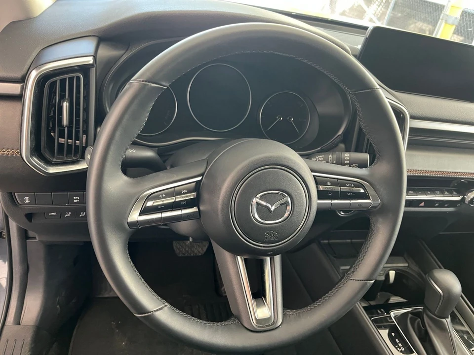 2025 Mazda CX-50 - Image 26 of 31
