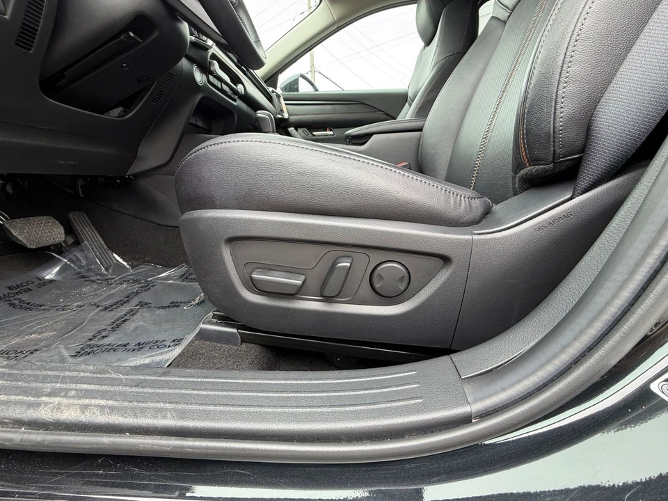 2025 Mazda CX-50 - Image 19 of 31