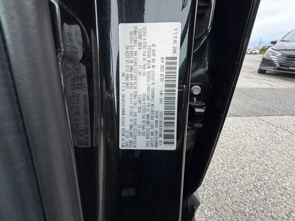 2025 Mazda CX-50 - Image 27 of 31