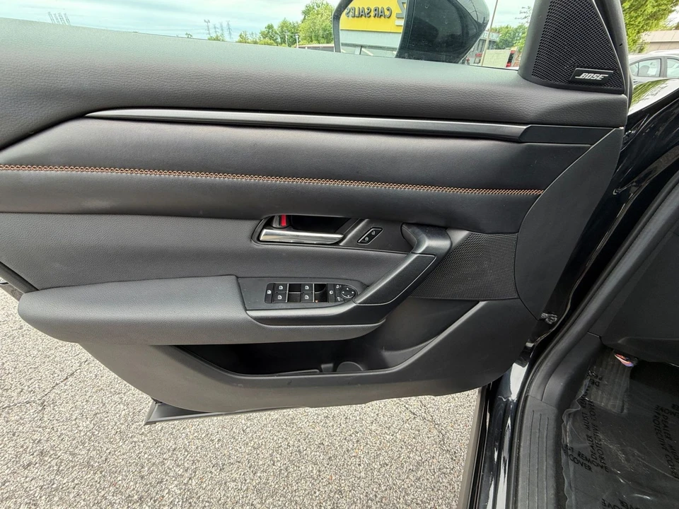 2025 Mazda - Image 17 of 31