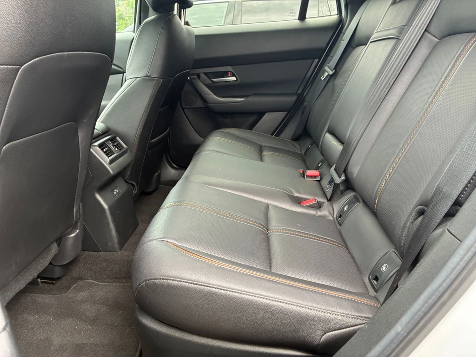 2025 Mazda CX-50 - Image 24 of 31