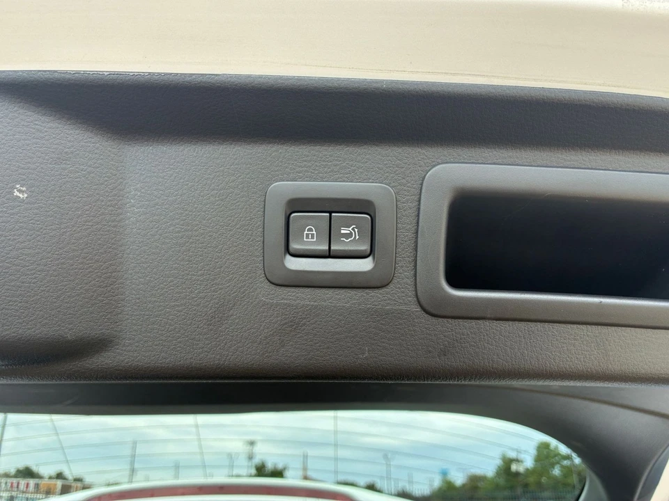 2025 Mazda CX-50 - Image 21 of 31