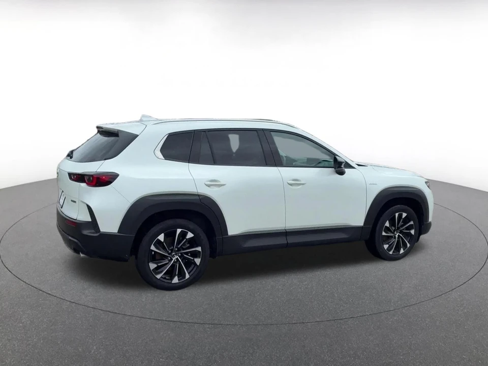 2025 Mazda CX-50 - Image 17 of 31