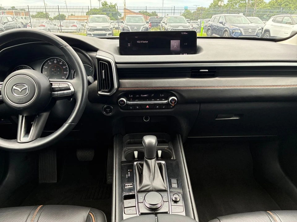 2025 Mazda CX-50 - Image 16 of 31
