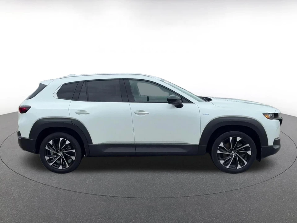2025 Mazda CX-50 - Image 15 of 31