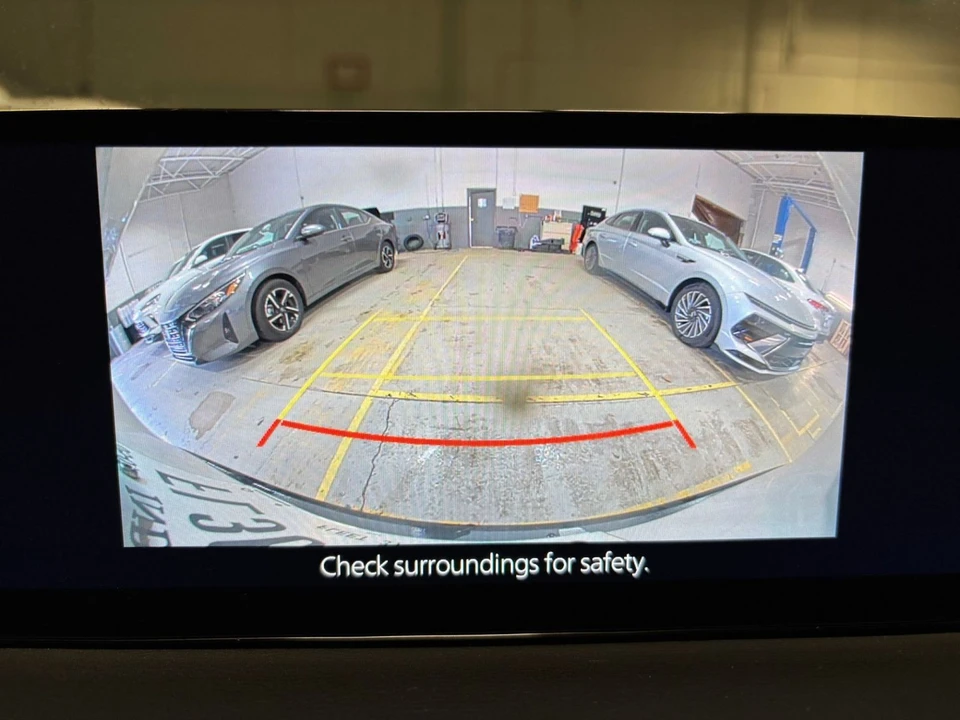 2025 Mazda CX-50 - Image 25 of 31