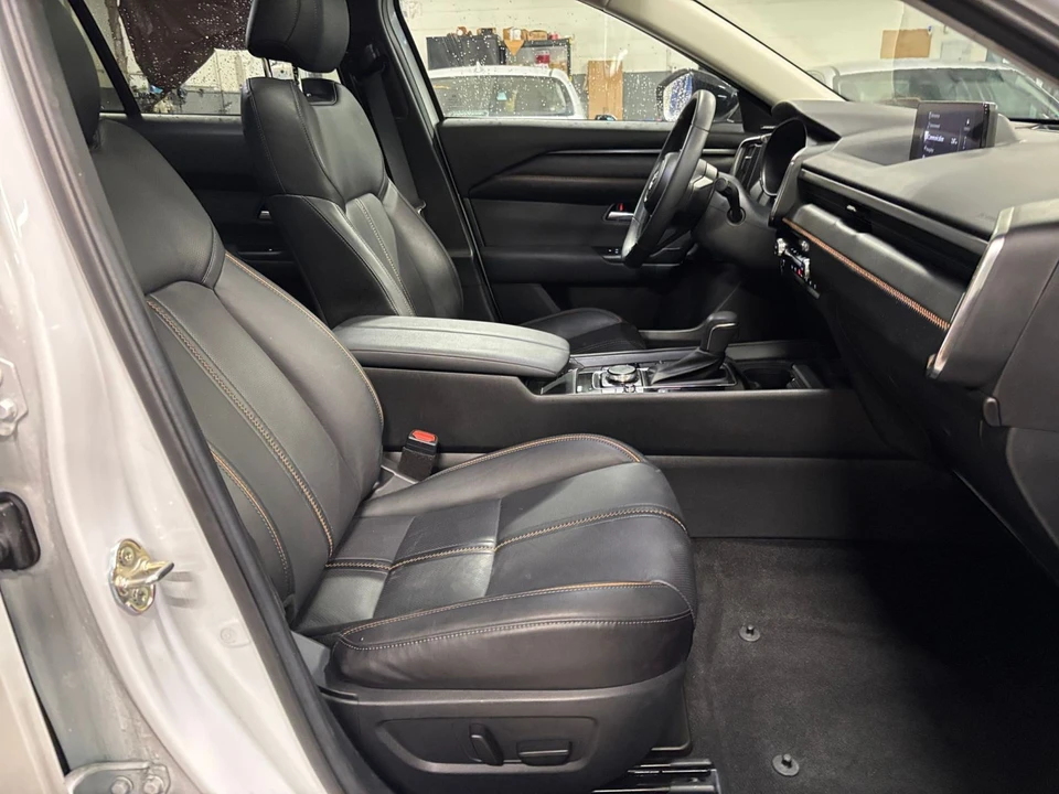 2025 Mazda CX-50 - Image 27 of 31