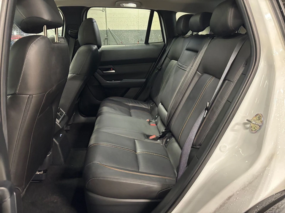 2025 Mazda CX-50 - Image 26 of 31