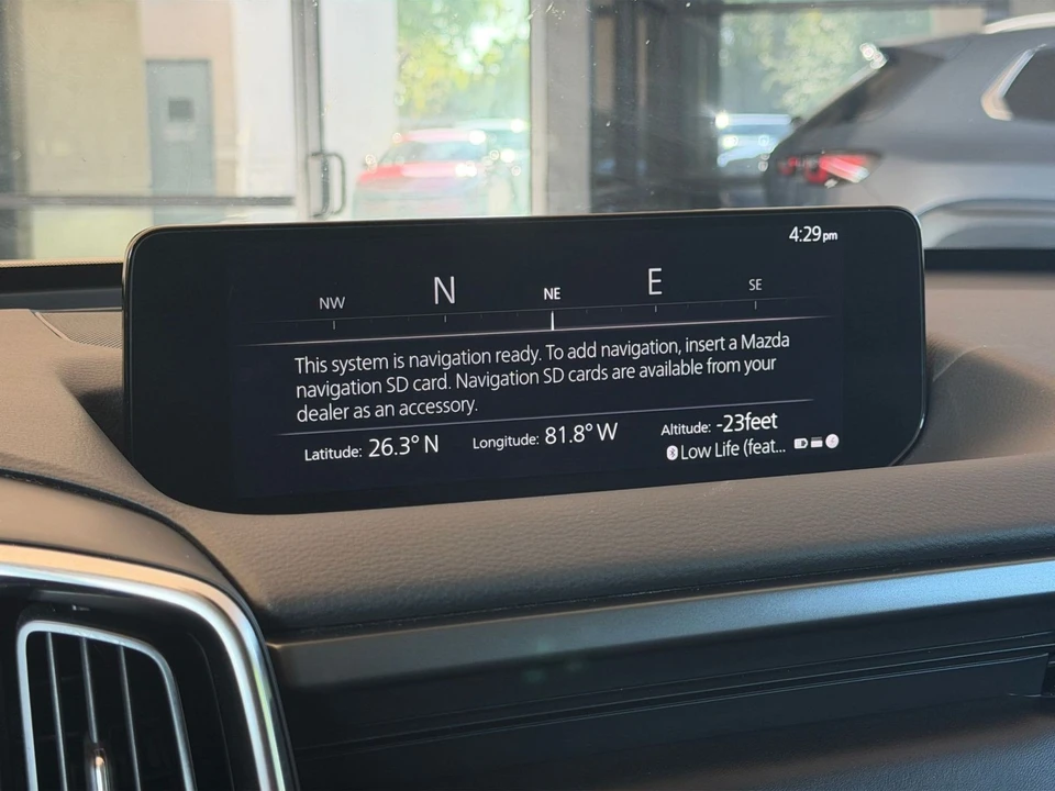 2025 Mazda CX-50 - Image 16 of 31
