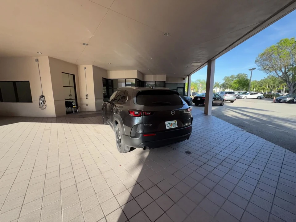 2025 Mazda CX-50 - Image 15 of 31