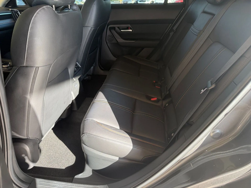 2025 Mazda CX-50 - Image 23 of 31