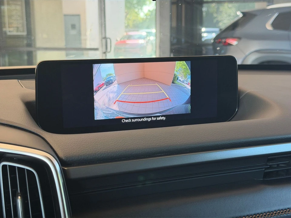 2025 Mazda CX-50 - Image 24 of 31