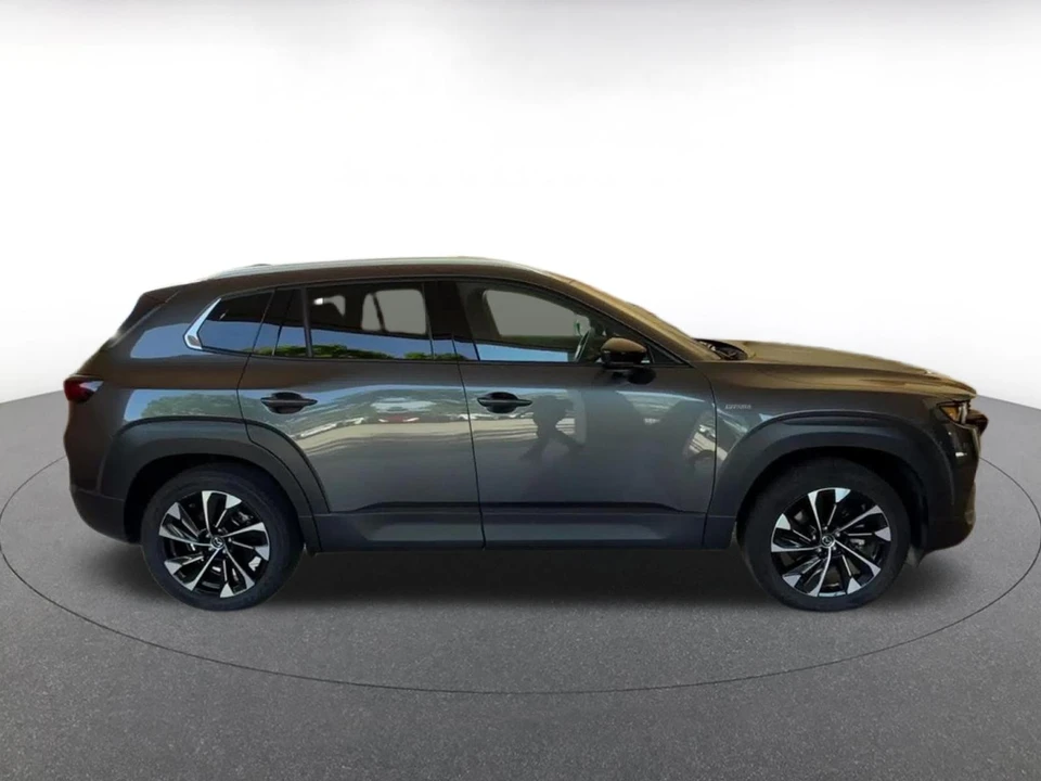 2025 Mazda CX-50 - Image 17 of 31