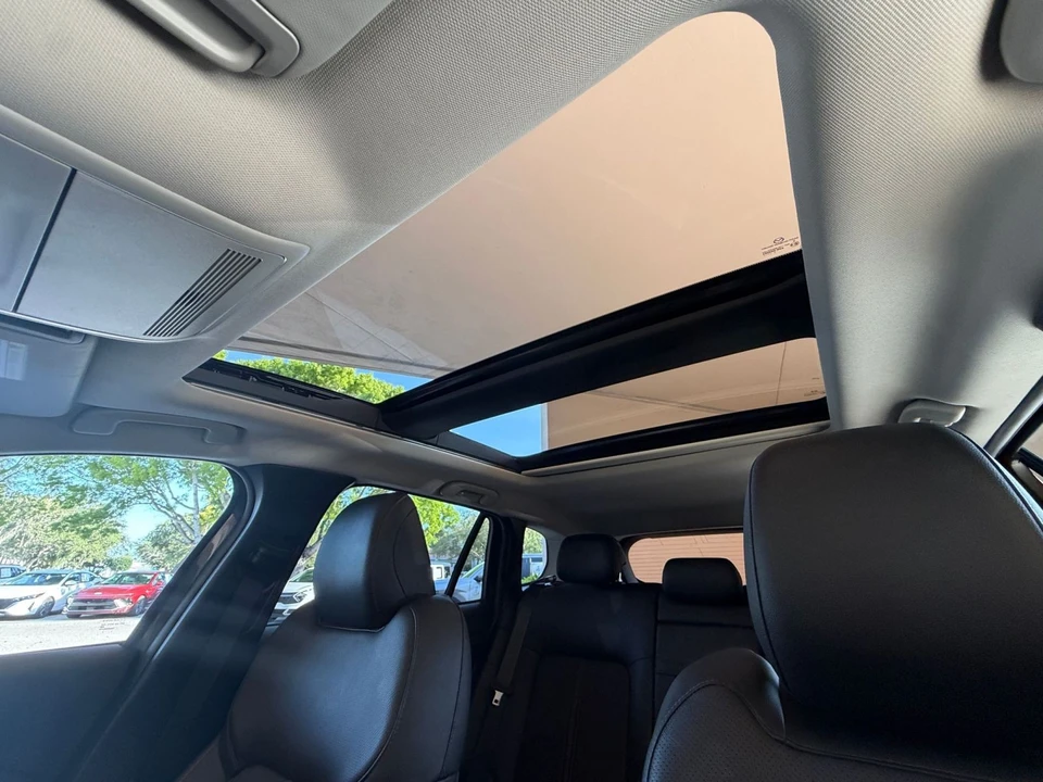 2025 Mazda CX-50 - Image 28 of 31